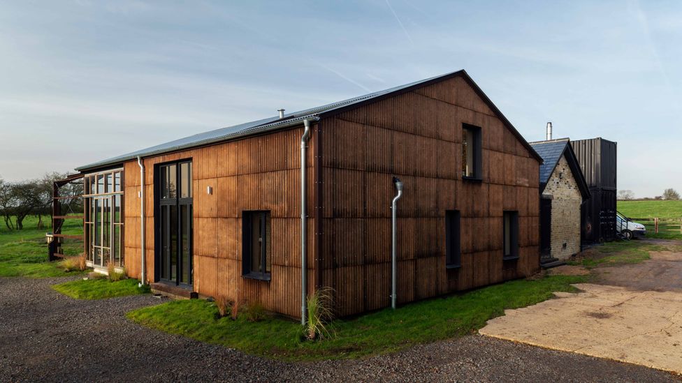 Flat House in Cambridgeshire, the UK, is made of pre-fabricated panels filled with hempcrete (Credit: Oskar Proctor)
