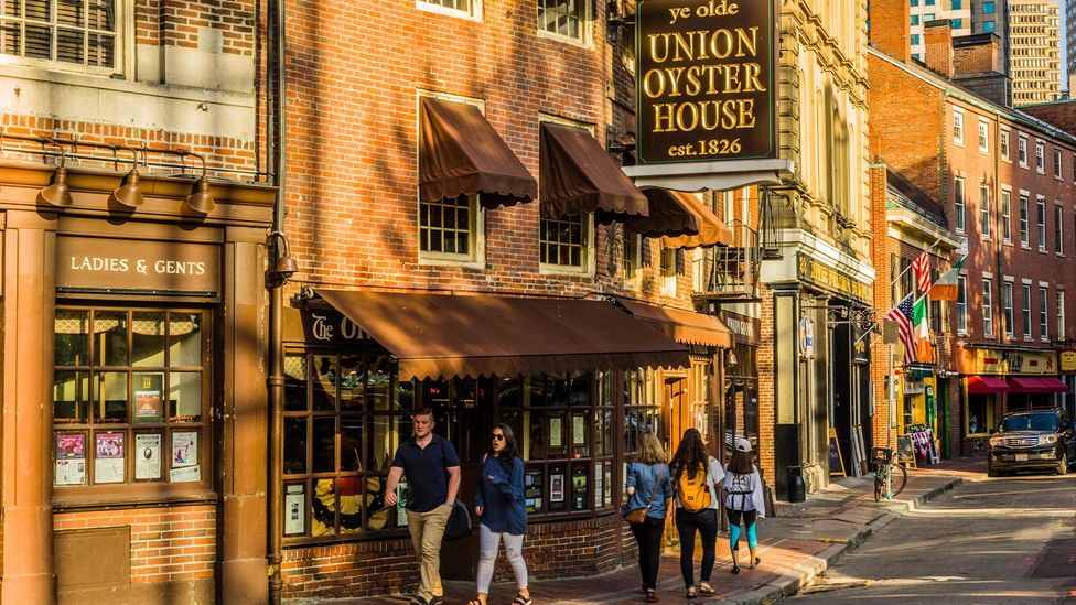 A tour of Boston's five best oyster bars with chef Michael Serpa (Credit: Stan Tess/Alamy)