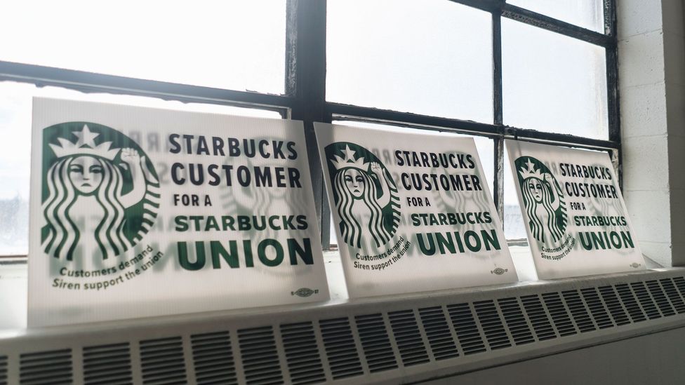 Signs of customer support at the Starbucks Workers United hub in Buffalo, New York, during the unionisation effort in 2021 (Credit: Getty Images)