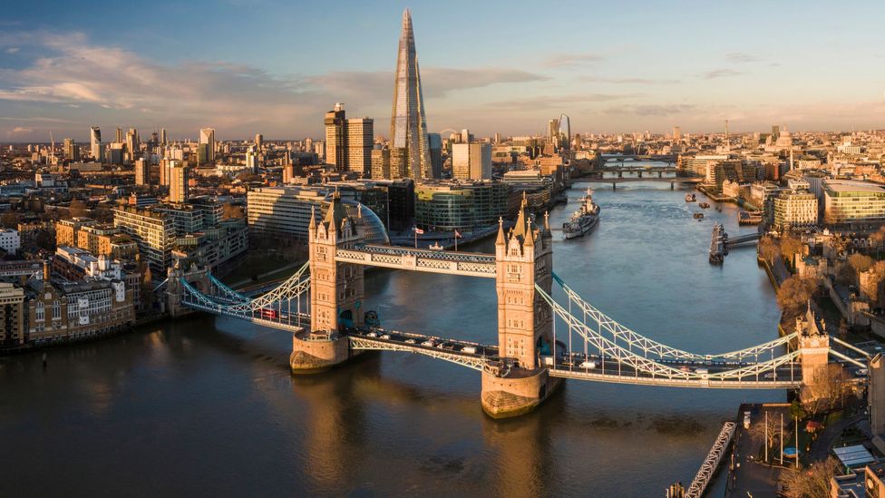 A boat trip up the Thames takes in many of London's royal sights (Credit: Ben Pipe Photography/Getty Images)