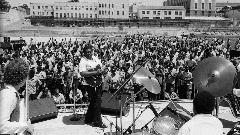 BB King performing live at San Quentin prison in 1981; he is one of a number of famous performers to have recorded and played in prisons (Credit: Getty Images)