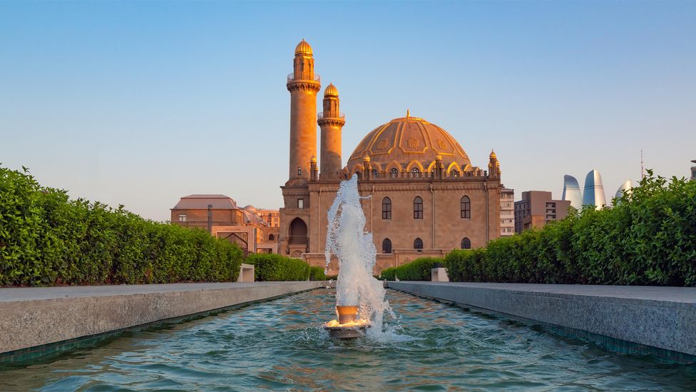 The Taza Pir Mosque draws design inspiration from across the Muslim world (Credit: Vastram/Alamy)