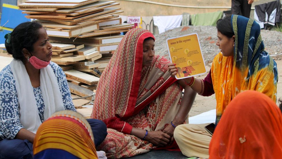 Cornerstone is trying to educate women and children in low-income communities in Delhi about the risks of indoor air pollution (Credit: Cornerstone Knowledge Builders)