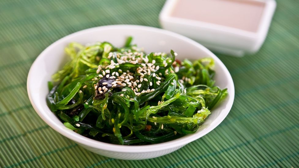 Bowl of pickled seaweed (Credit: Getty Images)