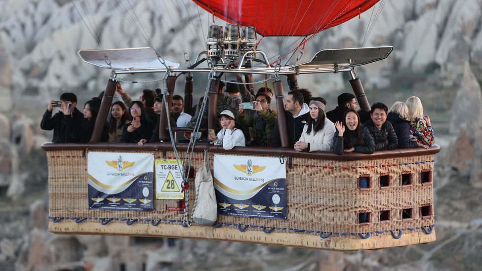 How safe are hot air balloons? What to know before taking to the clouds