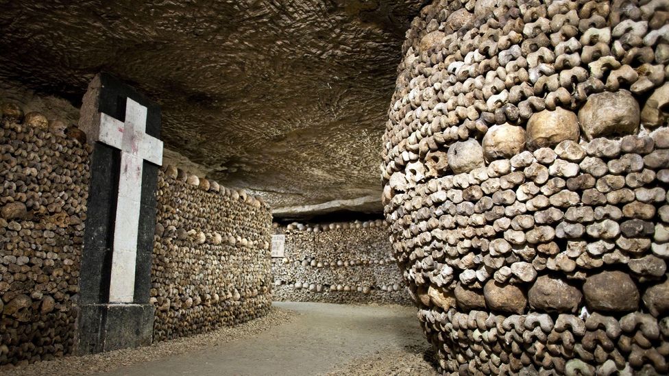 The Parisian catacombs are packed floor-to-roof with the bones of millions of dead people (Credit: BonkersAboutPictures)