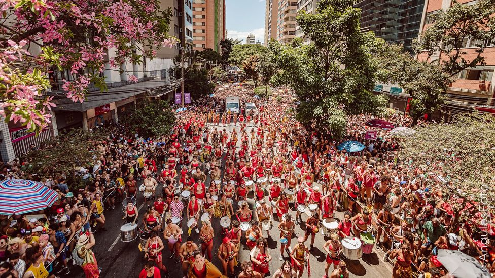 Cerca de 5,5 milhões de pessoas devem celebrar o Carnaval em Belo Horizonte este ano (Crédito: Ângulos Foto)