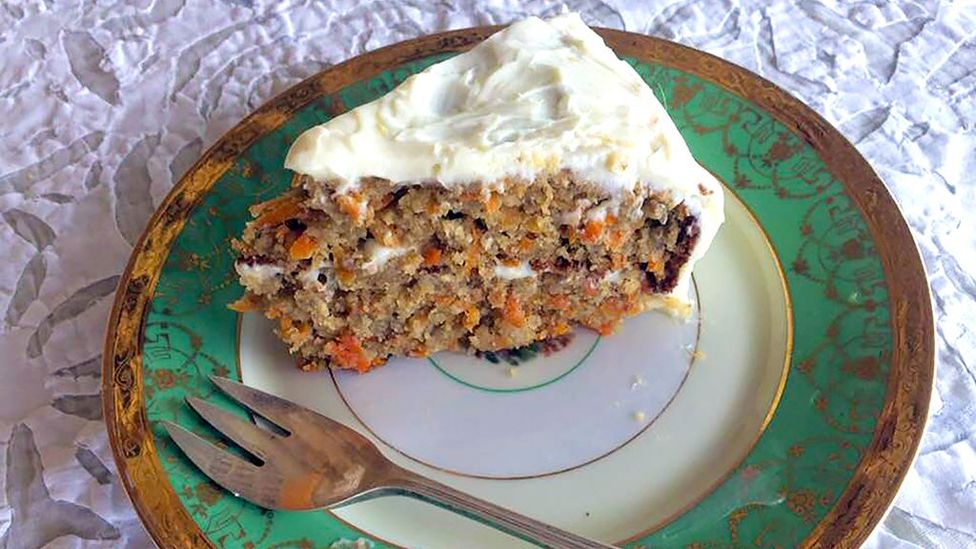 Bolo de cenoura de Caroline de Lisser é preparado com farinha de fruta-pão (Crédito: Caroline de Lisser)