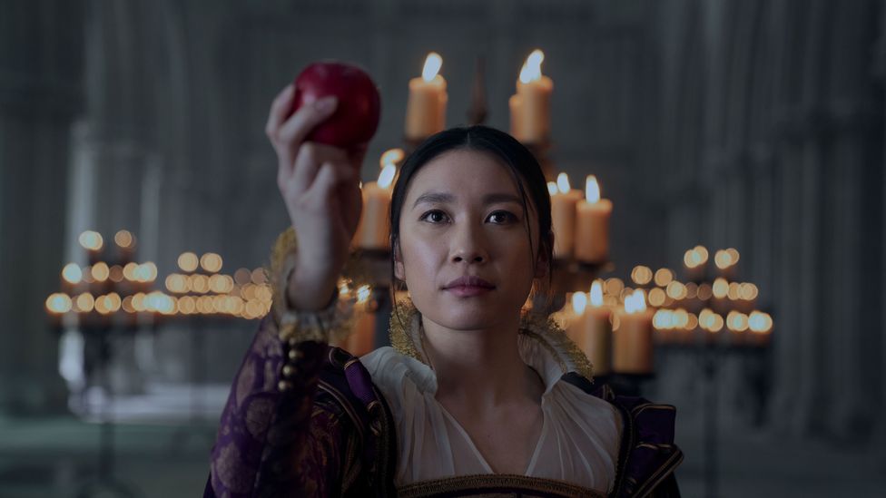 The characters in the TV show come to realise they can't predict how a chaotic three-body solar system will evolve (Credit: Netflix)