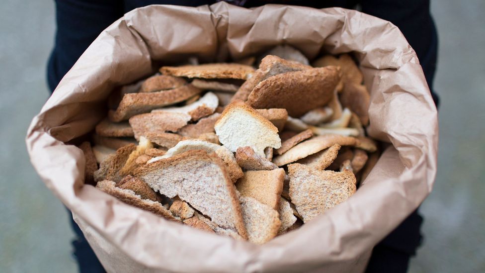 bag of bread scraps (Credit: Tom Moggach)