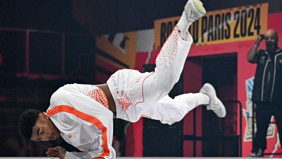 The lower a competitor's centre of mass is to the floor, the easier it is to hold freeze moves (Credit: Getty Images) The lower a competitor's centre of mass is to the floor, the easier it is to hold freeze moves (Credit: Getty Images)