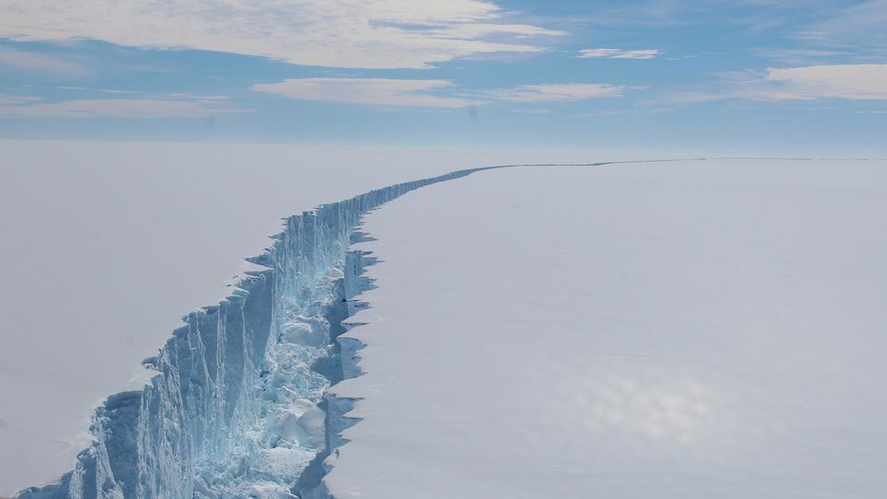 A rift in the Larsen C ice sheet began growing rapidly in late 2016 and early 2017, eventually leading to the iceberg A-68 breaking off (Credit: British Antarctic Survey) A rift in the Larsen C ice sheet began growing rapidly in late 2016 and early 2017, eventually leading to the iceberg A-68 breaking off (Credit: British Antarctic Survey)
