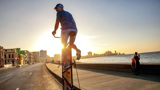 The Cuban building the world’s tallest bike