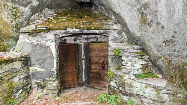 Die genialen Kühlhöhlen der Schweiz – BBC Travel