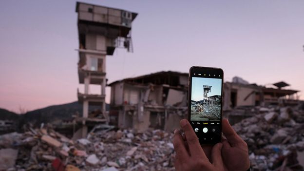 지진을 감지하는 휴대폰
